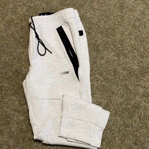 Men’s American Eagle Joggers size Medium